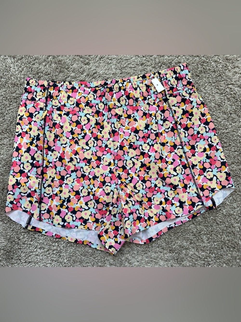 Athleta Girl Heart The Hustle floral shorts XL 14